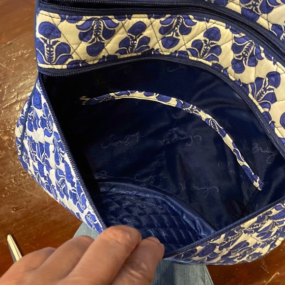 NWOT Vera Bradley Crossbody (Discolored Strap) - Picture 10 of 16